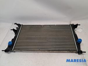 Gebruikte Radiateur Renault Megane III Grandtour (KZ) 1.2 16V TCE 115 Prijs € 35,00 Margeregeling aangeboden door Maresia Parts