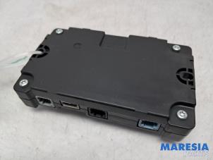 Gebruikte Telefoon Module Renault Grand Scénic III (JZ) 1.4 16V TCe 130 Prijs € 35,00 Margeregeling aangeboden door Maresia Parts