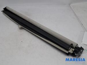 Gebruikte Zonneluifel Renault Grand Scénic III (JZ) 1.4 16V TCe 130 Prijs € 69,00 Margeregeling aangeboden door Maresia Parts