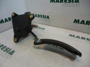 Gebruikte Gaspedaalpositie Sensor Renault Grand Scénic II (JM) 2.0 16V Prijs € 29,95 Margeregeling aangeboden door Maresia Parts