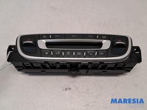 Gebruikte Kachel Bedieningspaneel Renault Megane III Grandtour (KZ) 1.2 16V TCE 115 Prijs € 50,00 Margeregeling aangeboden door Maresia Parts