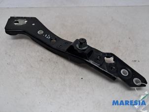 Gebruikte Voorfront Renault Megane III Grandtour (KZ) 1.2 16V TCE 115 Prijs € 29,99 Margeregeling aangeboden door Maresia Parts