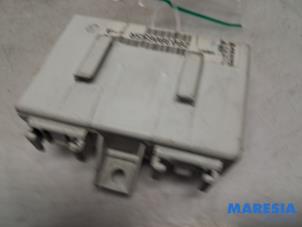 Gebruikte Computer Kachel Renault Megane III Grandtour (KZ) 1.2 16V TCE 115 Prijs € 35,00 Margeregeling aangeboden door Maresia Parts