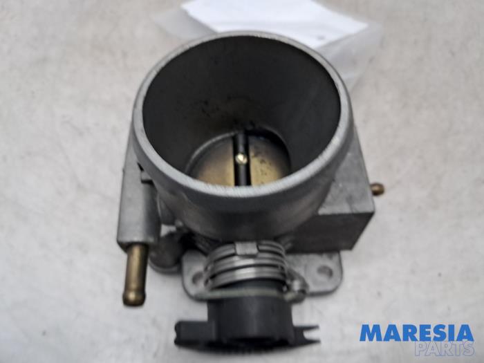 Gebruikte Gasklephuis Fiat Palio Weekend (178D) 1.6 16V Prijs € 40,00 Margeregeling aangeboden door Maresia Parts