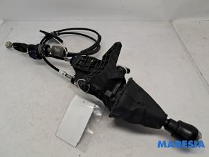 Gebruikte Versnellingspook Renault Trafic (1FL/2FL/3FL/4FL) 2.0 dCi 16V 120 Prijs € 96,79 Inclusief btw aangeboden door Maresia Parts