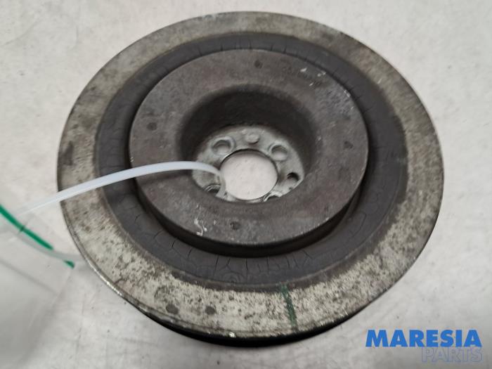 Gebruikte Krukas Poelie Alfa Romeo GT (937) 1.9 JTD 16V Multijet Prijs € 30,00 Margeregeling aangeboden door Maresia Parts