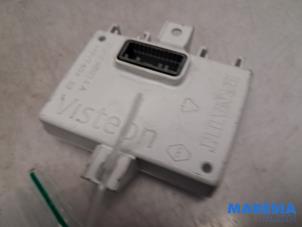 Gebruikte Navigatie computer Renault Trafic (1FL/2FL/3FL/4FL) 2.0 dCi 16V 120 Prijs € 42,35 Inclusief btw aangeboden door Maresia Parts