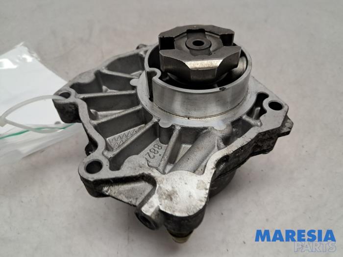Gebruikte Vacuumpomp (Diesel) Alfa Romeo GT (937) 1.9 JTD 16V Multijet Prijs € 24,95 Margeregeling aangeboden door Maresia Parts
