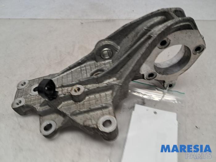 Gebruikte Motorrubber Alfa Romeo GT (937) 1.9 JTD 16V Multijet Prijs € 50,00 Margeregeling aangeboden door Maresia Parts