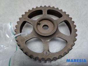 Gebruikte Nokkenas Tandwiel Renault Twingo II (CN) 1.2 Prijs € 20,00 Margeregeling aangeboden door Maresia Parts