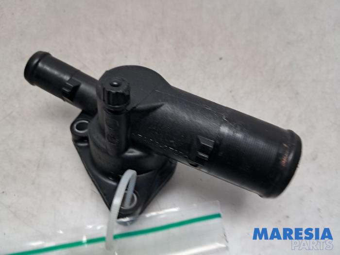 Gebruikte Thermostaathuis Renault Twingo II (CN) 1.2 Prijs € 32,50 Margeregeling aangeboden door Maresia Parts