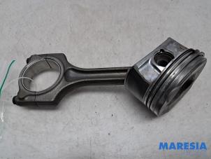 Gebruikte Drijfstang Citroen C4 Picasso (3D/3E) 1.6 16V THP 155 Prijs € 34,99 Margeregeling aangeboden door Maresia Parts