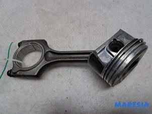 Gebruikte Drijfstang Citroen C4 Picasso (3D/3E) 1.6 16V THP 155 Prijs € 34,99 Margeregeling aangeboden door Maresia Parts