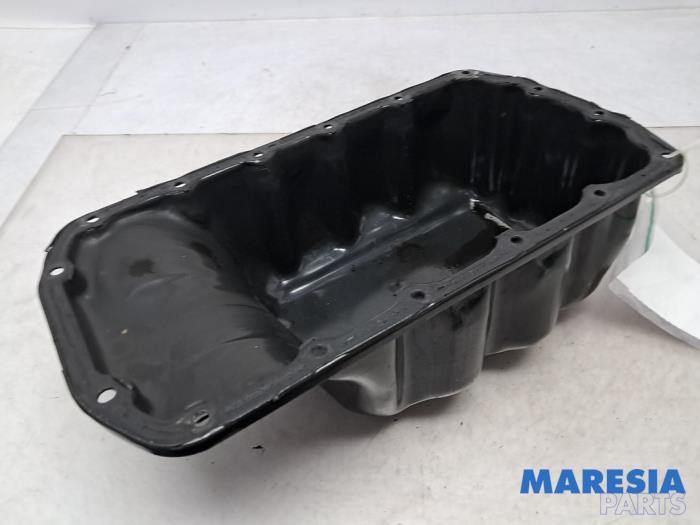 Gebruikte Carterpan Citroen C4 Picasso (3D/3E) 1.6 16V THP 155 Prijs € 24,99 Margeregeling aangeboden door Maresia Parts