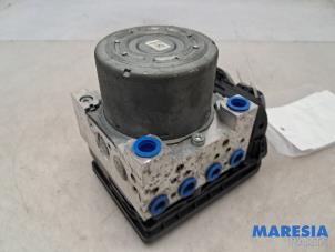 Gebruikte ABS Pomp Renault Trafic (1FL/2FL/3FL/4FL) 2.0 dCi 16V 120 Prijs € 190,58 Inclusief btw aangeboden door Maresia Parts