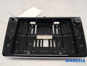 Gebruikte Regelunit Multi Media Opel Combo Cargo 1.5 CDTI 100 Prijs € 78,65 Inclusief btw aangeboden door Maresia Parts