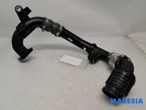 Gebruikte Intercooler Buis Renault Trafic (1FL/2FL/3FL/4FL) 2.0 dCi 16V 120 Prijs € 200,00 Inclusief btw aangeboden door Maresia Parts