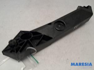 Gebruikte Frontdeel steun Renault Trafic (1FL/2FL/3FL/4FL) 2.0 dCi 16V 120 Prijs € 30,25 Inclusief btw aangeboden door Maresia Parts