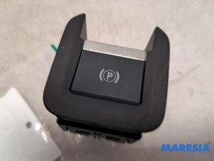 Gebruikte Handrem schakelaar Opel Combo Cargo 1.5 CDTI 100 Prijs € 30,23 Inclusief btw aangeboden door Maresia Parts