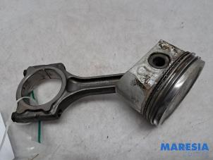 Gebruikte Drijfstang Renault Kangoo/Grand Kangoo (KW) 1.6 16V Hi-Flex Prijs € 35,00 Margeregeling aangeboden door Maresia Parts