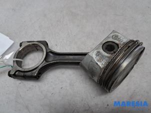 Gebruikte Drijfstang Renault Kangoo/Grand Kangoo (KW) 1.6 16V Hi-Flex Prijs € 35,00 Margeregeling aangeboden door Maresia Parts