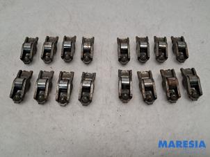 Gebruikte Tuimelaar Renault Kangoo/Grand Kangoo (KW) 1.6 16V Hi-Flex Prijs € 30,00 Margeregeling aangeboden door Maresia Parts