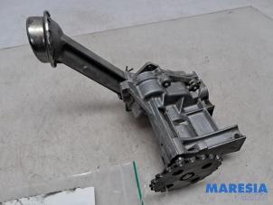 Gebruikte Oliepomp Renault Kangoo/Grand Kangoo (KW) 1.6 16V Hi-Flex Prijs € 50,00 Margeregeling aangeboden door Maresia Parts