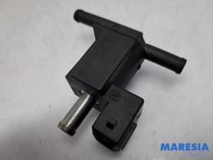 Gebruikte Turbodrukregelaar Renault Clio IV (5R) 0.9 Energy TCE 90 12V Prijs € 29,00 Margeregeling aangeboden door Maresia Parts