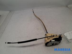 Gebruikte Deurslot Mechaniek 4Deurs rechts-voor Fiat Panda/Pandina (312) 0.9 TwinAir 60 Prijs € 35,00 Margeregeling aangeboden door Maresia Parts