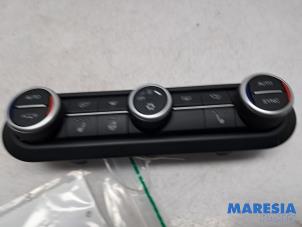 Gebruikte Kachel Bedieningspaneel Alfa Romeo Giulia (952) 2.0 T 16V Prijs € 160,00 Margeregeling aangeboden door Maresia Parts