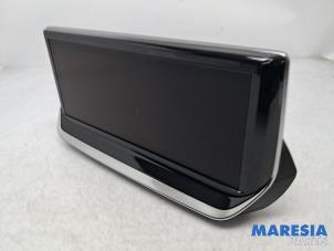 Gebruikte Display Interieur Peugeot 208 II (UB/UH/UP) 1.2 Hybrid 136 Prijs € 349,99 Margeregeling aangeboden door Maresia Parts
