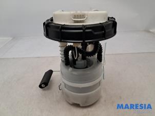 Gebruikte Tank element Pomp Renault Clio IV (5R) 0.9 Energy TCE 90 12V Prijs € 30,00 Margeregeling aangeboden door Maresia Parts