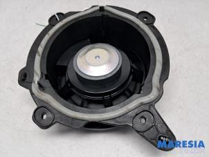 Gebruikte Speaker Peugeot 208 II (UB/UH/UP) 1.2 Hybrid 136 Prijs € 14,95 Margeregeling aangeboden door Maresia Parts