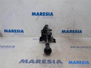 Gebruikte Versnellingspook Peugeot Partner (GC/GF/GG/GJ/GK) 1.6 HDI 90 Prijs € 60,50 Inclusief btw aangeboden door Maresia Parts