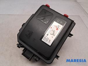 Gebruikte Zekeringkast Peugeot 208 II (UB/UH/UP) 1.2 Hybrid 136 Prijs € 35,00 Margeregeling aangeboden door Maresia Parts
