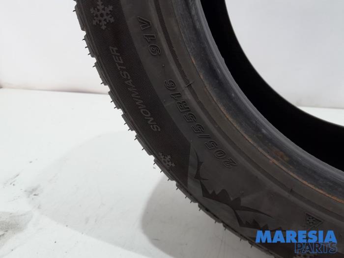 Winterband van een Peugeot 308 SW (L4/L9/LC/LJ/LR) 1.6 BlueHDi 120 2015