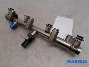 Gebruikte Injector brug Renault Scénic IV (RFAJ) 1.3 TCE 140 16V Prijs € 100,00 Margeregeling aangeboden door Maresia Parts