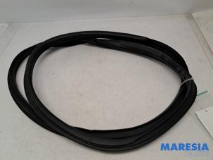 Gebruikte Portierrubber 4Deurs rechts-achter Alfa Romeo Giulia (952) 2.0 T 16V Prijs € 40,00 Margeregeling aangeboden door Maresia Parts