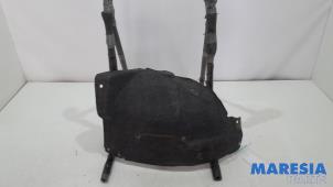 Gebruikte Slijkweerder Renault Scénic IV (RFAJ) 1.3 TCE 140 16V Prijs € 50,00 Margeregeling aangeboden door Maresia Parts