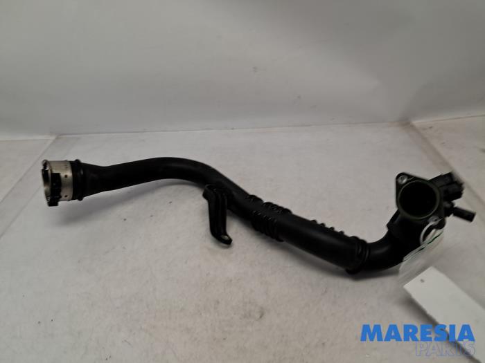 Intercooler Slang van een Renault Scénic IV (RFAJ) 1.3 TCE 140 16V 2018