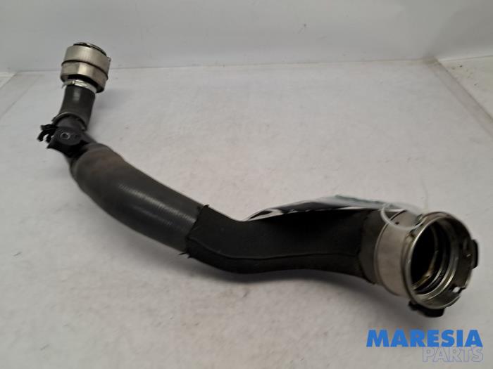 Gebruikte Intercooler Slang Renault Scénic IV (RFAJ) 1.3 TCE 140 16V Prijs € 110,00 Margeregeling aangeboden door Maresia Parts