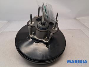 Gebruikte Hoofdremcilinder Renault Scénic IV (RFAJ) 1.3 TCE 140 16V Prijs € 35,00 Margeregeling aangeboden door Maresia Parts