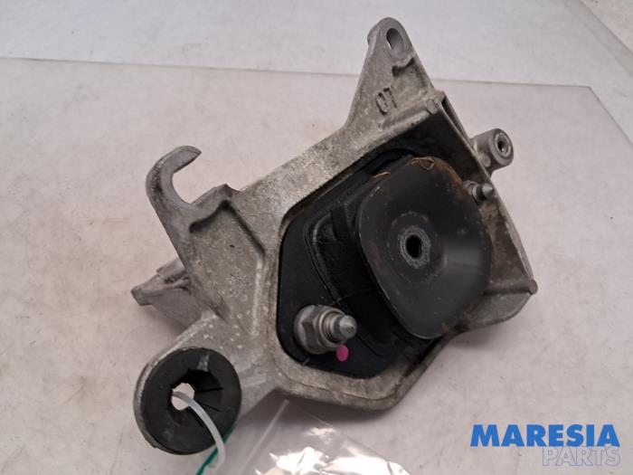 Gebruikte Motorrubber Renault Scénic IV (RFAJ) 1.3 TCE 140 16V Prijs € 50,00 Margeregeling aangeboden door Maresia Parts