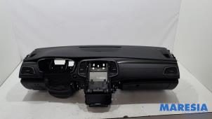 Gebruikte Dashboard Renault Talisman Estate (RFDK) 1.6 Energy TCe 150 Prijs € 449,00 Margeregeling aangeboden door Maresia Parts