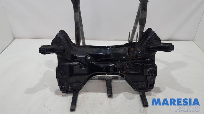 Gebruikte Subframe Peugeot 206+ (2L/M) 1.4 XS Prijs € 49,99 Margeregeling aangeboden door Maresia Parts