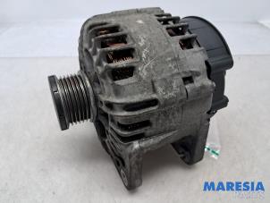 Gebruikte Alternator Renault Megane III Grandtour (KZ) 2.0 16V CVT Prijs € 50,00 Margeregeling aangeboden door Maresia Parts