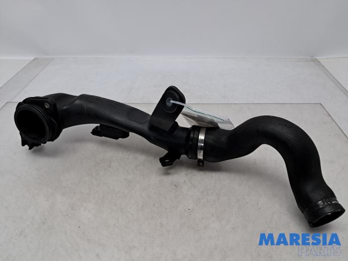 Gebruikte Intercooler Buis Fiat Panda (312) 0.9 TwinAir Turbo 85 Prijs € 40,00 Margeregeling aangeboden door Maresia Parts