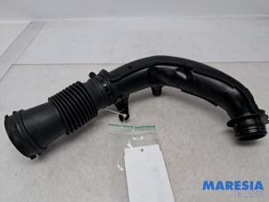 Gebruikte Aanzuigslang Lucht Toyota ProAce (MDX) 2.0 D4-D Prijs € 35,01 Inclusief btw aangeboden door Maresia Parts