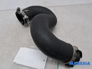 Gebruikte Intercooler Slang Toyota ProAce (MDX) 2.0 D4-D Prijs € 24,20 Inclusief btw aangeboden door Maresia Parts