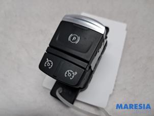 Gebruikte Handrem schakelaar Renault Talisman Estate (RFDK) 1.6 Energy TCe 150 Prijs € 35,00 Margeregeling aangeboden door Maresia Parts